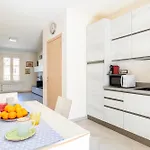 شقة Guesthost - Piccola Venezia Bright With Balcony!