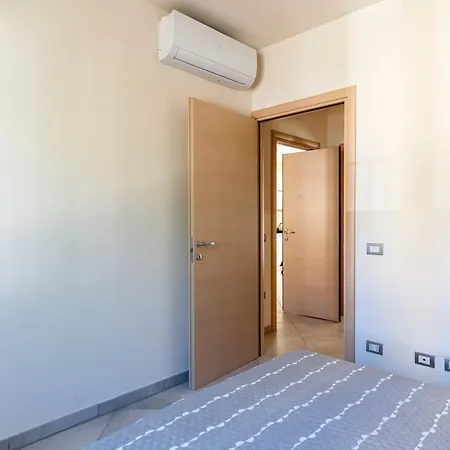 Daire Guesthost - Piccola Venezia Bright With Balcony! Livorno
