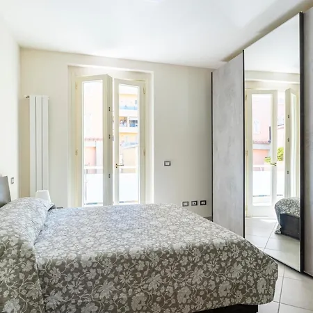 Daire Guesthost - Piccola Venezia Bright With Balcony! Livorno